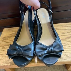 Black bow tie wedges